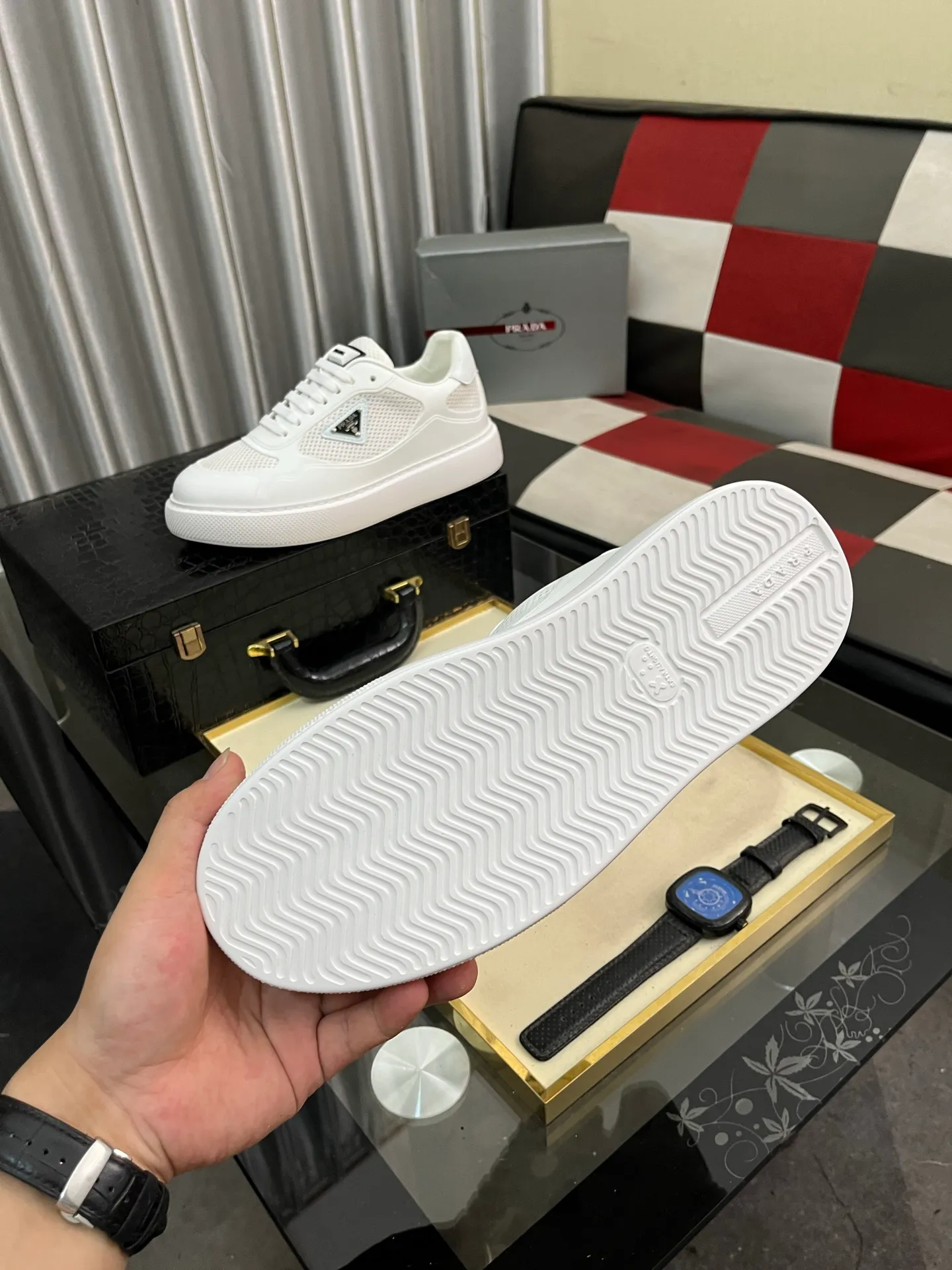 Men's shoes 💰580⌚️⌚️【PRADA】Prada - high-end quality original order 🔍🔍🔍 casual sports shoes - upper: imported 🔝 Napa calfskin, pebbled calfskin, branded glue hollow mesh canvas, shoe body sewn with branded metal fasteners - lining: water-dyed cowhide - outsole: ultra-light TPU foam rubber; two-color molded outsole -Ultra-high quality control, fine workmanship, highlighting (high-end, nobility, class) -Size: 38-445️⃣colors available